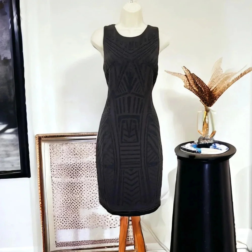 Belle Badgley Mischka Black Beaded Sleeveless Sheath Cocktail Dress Size US 6